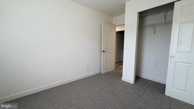 Building Photo - 70 Sequoia Dr