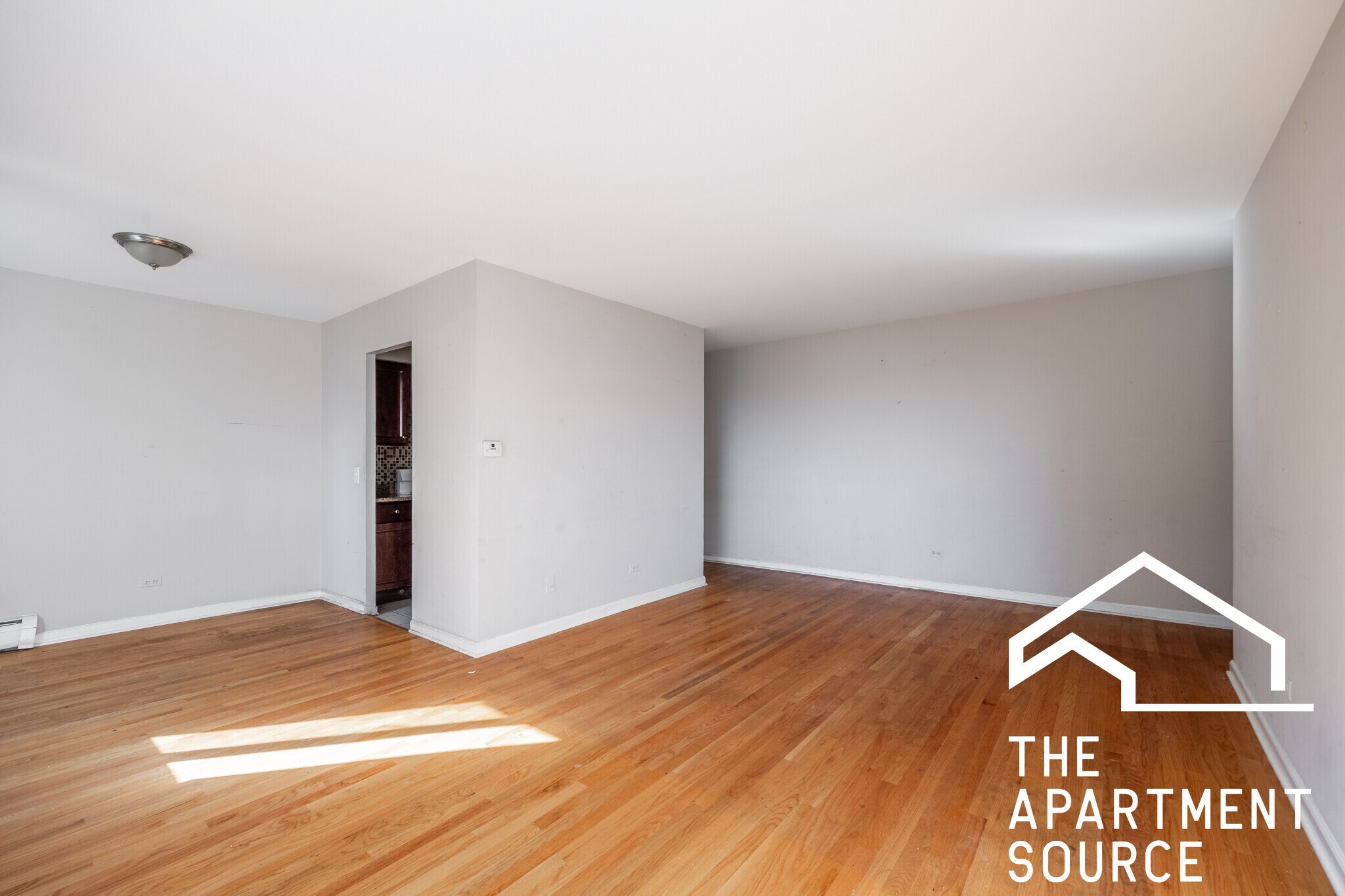 Building Photo - 5820 N Sheridan Rd