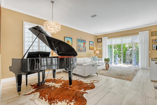 Building Photo - 2076 Cezanne Rd