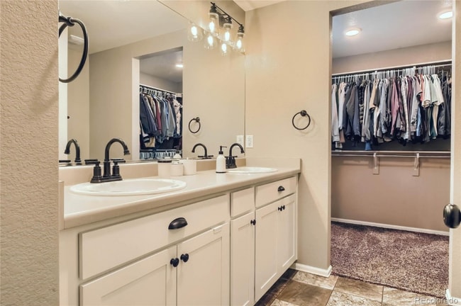 Building Photo - 11660 Parksouth Ln