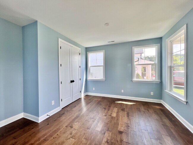 Building Photo - STUNNING and SPACIOUS!