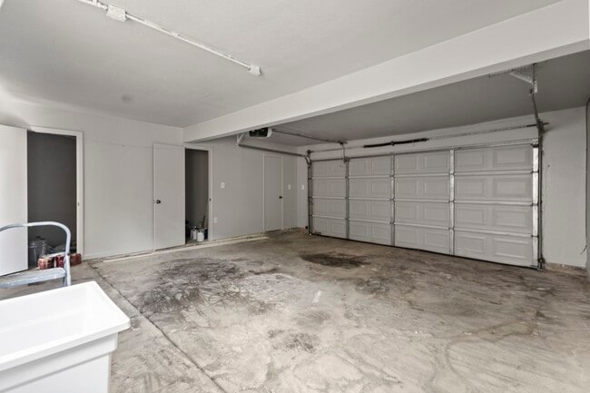 Building Photo - 8268 Heartfield Ln