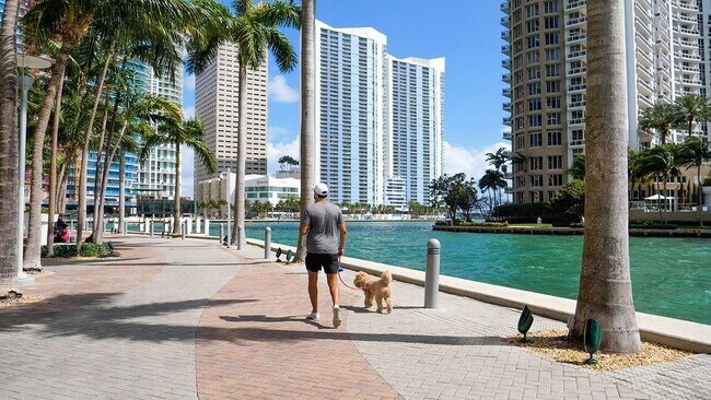 Building Photo - 475 Brickell Ave