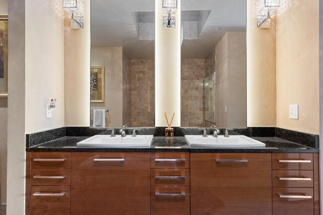 Building Photo - The Escala Condominiums - 3 bedrooms