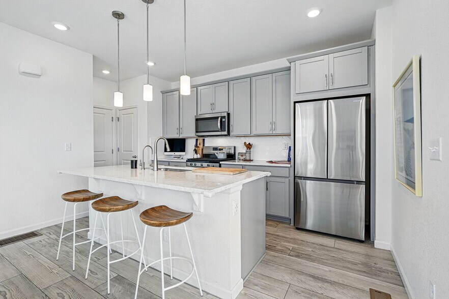 Building Photo - 1365 Shale Dr