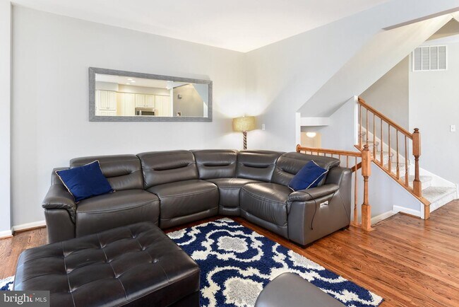 Building Photo - 158 Maloney Terrace