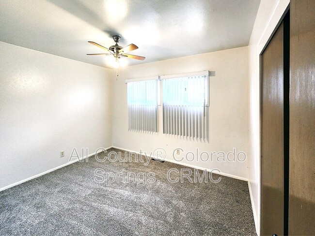 Building Photo - 212 N Logan Ave