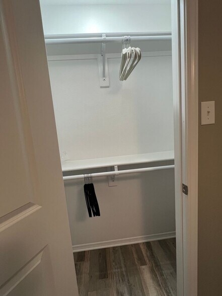 Building Photo - 507 E Mississippi St