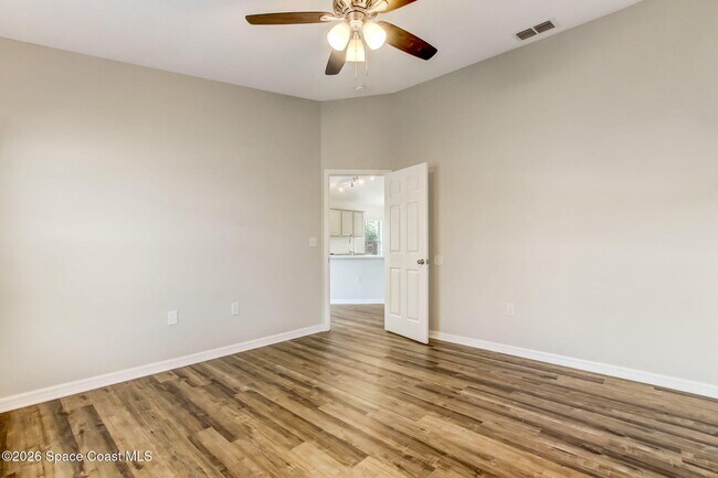 Building Photo - 3254 Burdock Ave