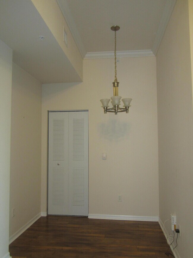 Building Photo - 600 S Dixie Hwy