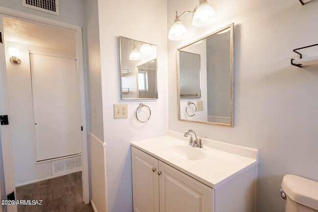 Building Photo - 3722 S Bellingham Pl