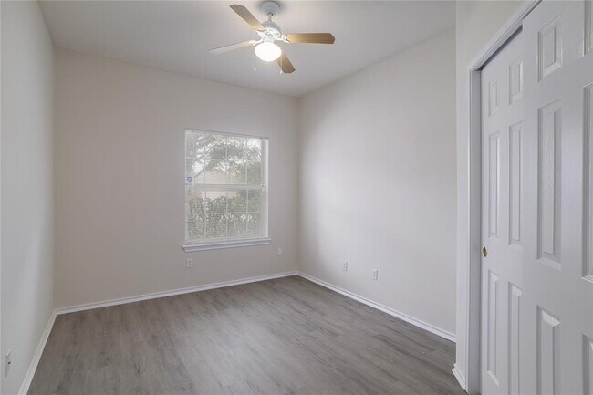 Building Photo - 1740 Amberwood Loop