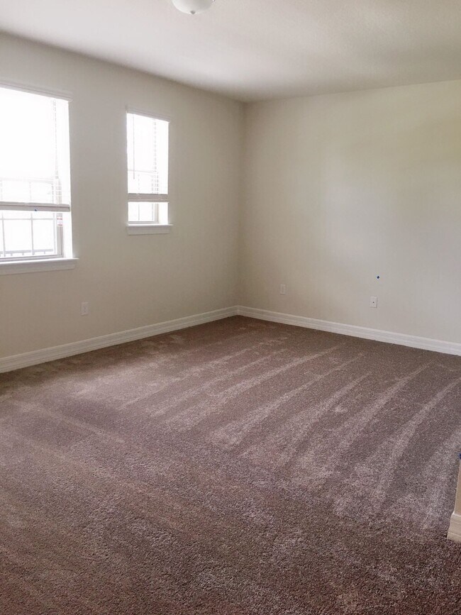 Building Photo - Dr Phillips area 4 bed 3 1/2 bath home