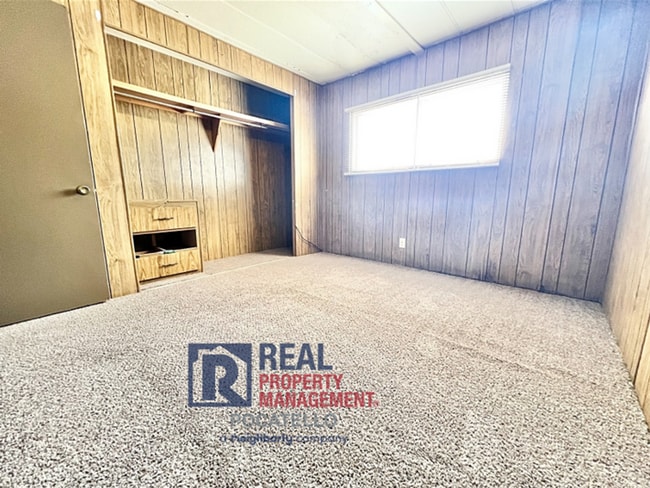 Building Photo - 2 Bedroom 1 Bath Mobile Home - Pets negotiable