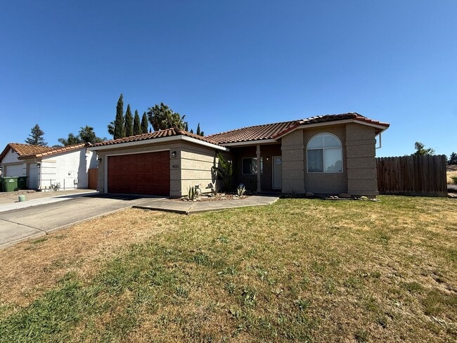 Primary Photo - Charming 3 bedroom, 2 bathroom home locate...