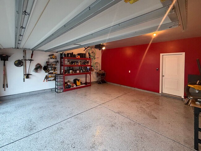 Building Photo - 4 Bedroom, 2.5 Bathrooms in Watson Hill - Summerville