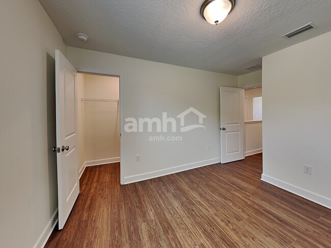 Building Photo - 5795 Hampton Creek Rd