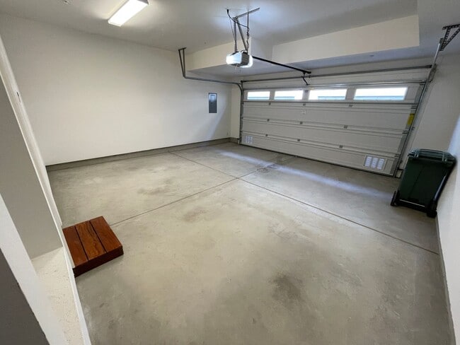 Building Photo - ***LOOK&LEASE $250.00 OFF FIRST MONTH***ST...