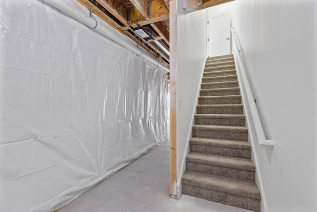 Building Photo - Modern Luxury Townhome in Prime Location –...