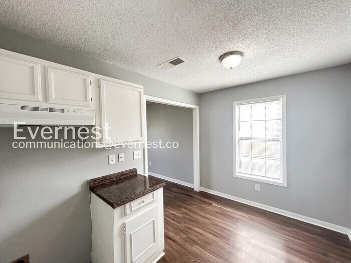 Building Photo - 3333 Kristy Dr