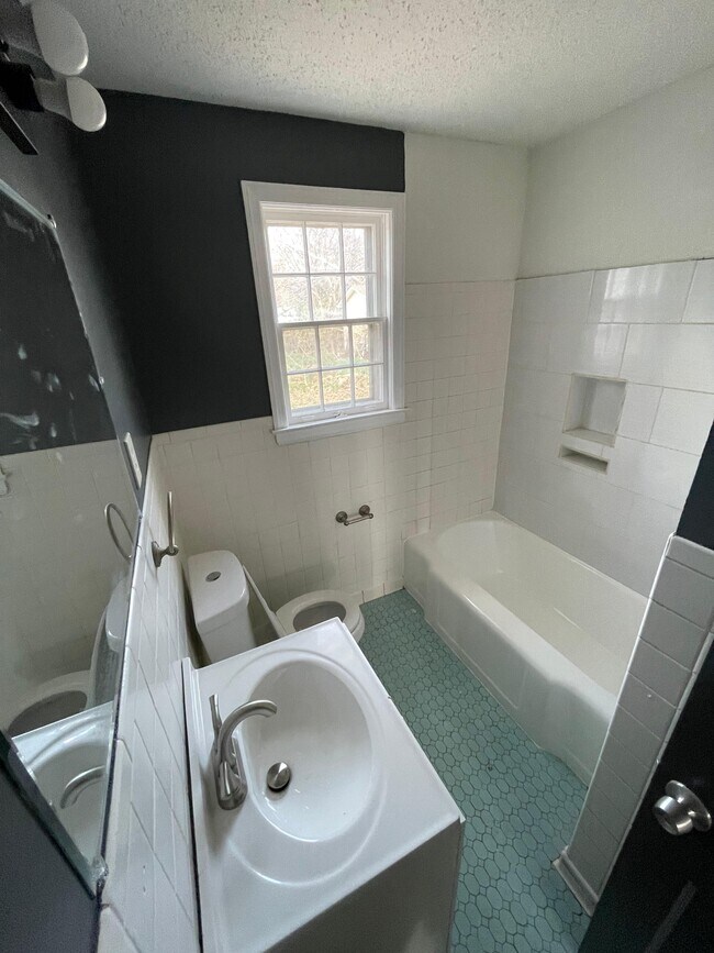 Building Photo - 1205 Bradbury Cove