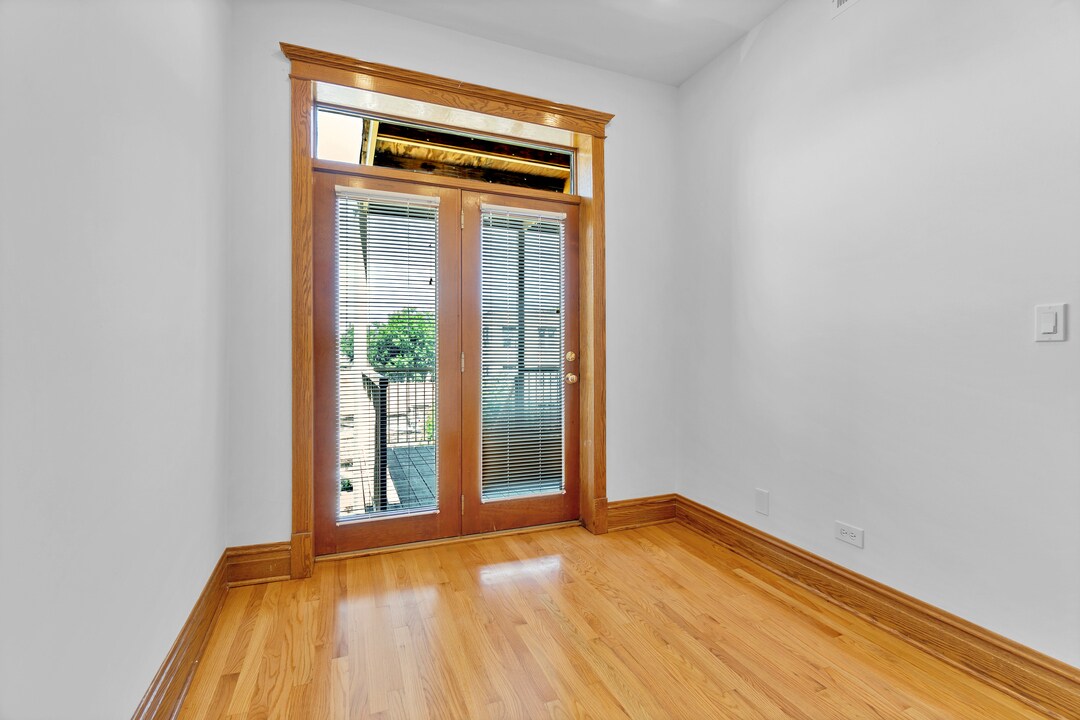 Building Photo - 1742 W Addison St