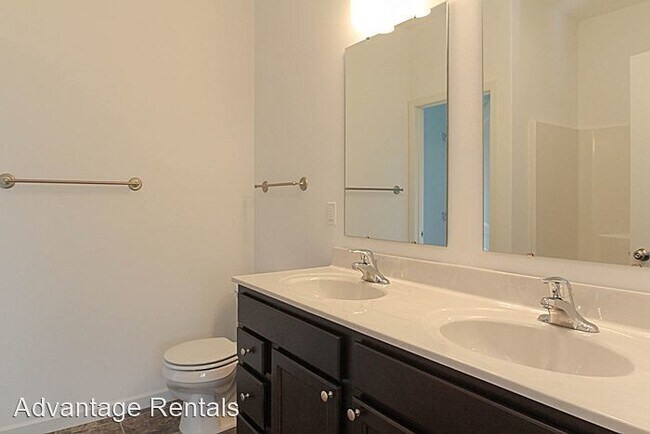 Building Photo - 4 br, 3 bath House - 1029 Manitou Trail