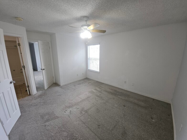 Building Photo - 5160 Conroy Rd