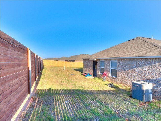 Building Photo - 11708 NW 99th Ter