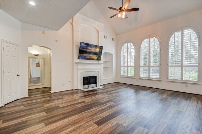 Building Photo - 203 Hazelcrest Dr