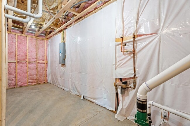 Building Photo - 1107 S Foss Ave