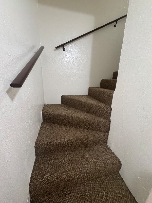 Building Photo - 6019 Ridgecrest Rd