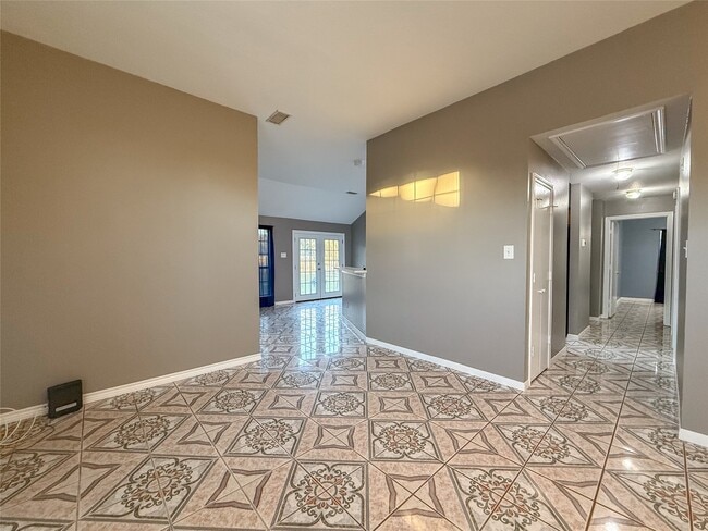 Building Photo - 603 Mosswood Dr