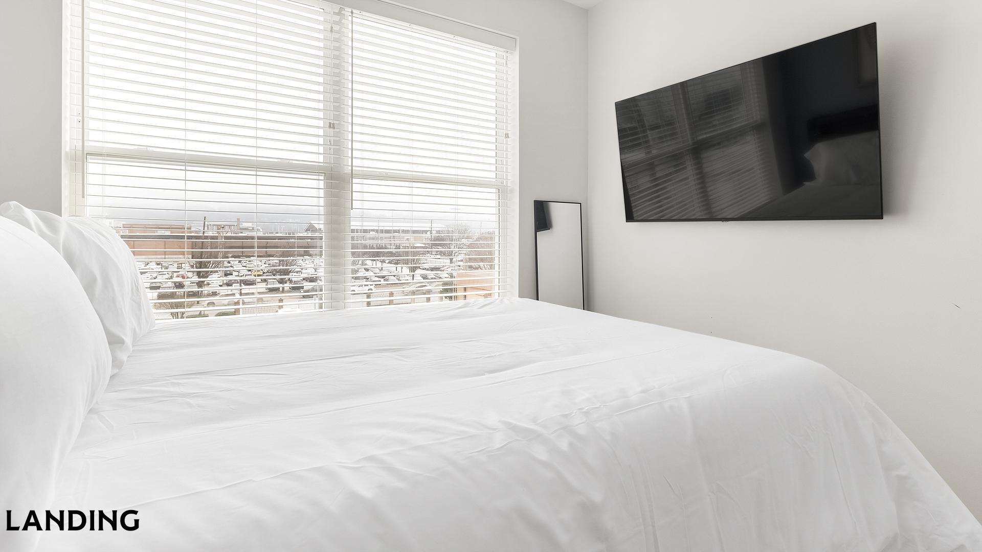 Building Photo - 302 13th St S