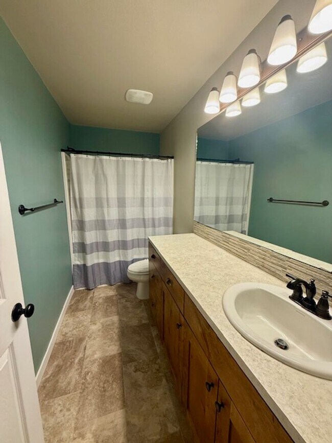 Building Photo - Spacious 3-Bedroom Home with Bonus Room in...