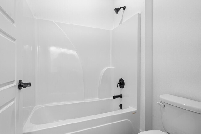 Building Photo - 35 Highland Dr NW