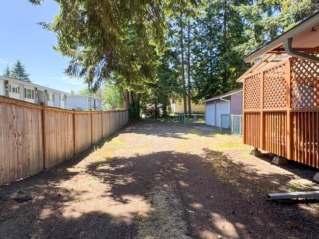 Building Photo - 105 SW 119th St