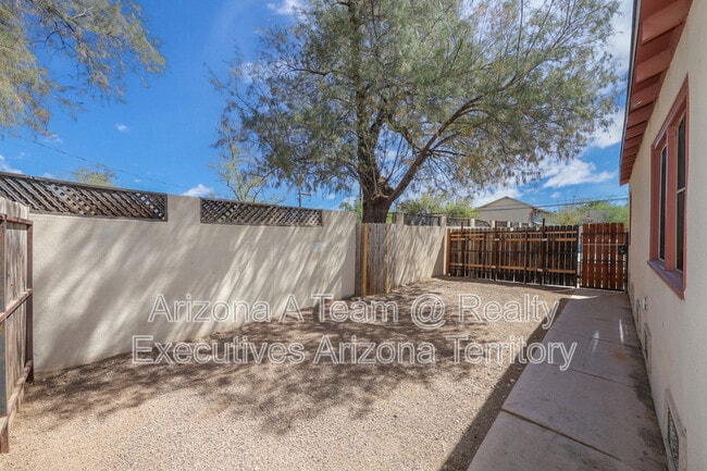 Building Photo - 1014 N 7th Ave