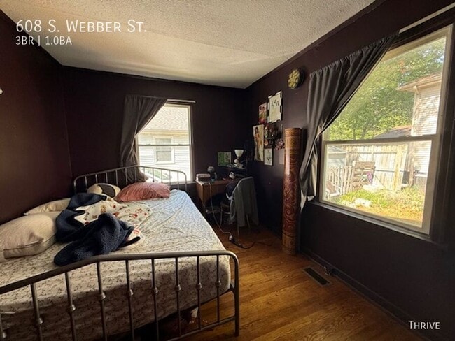 Building Photo - 608 S Webber St