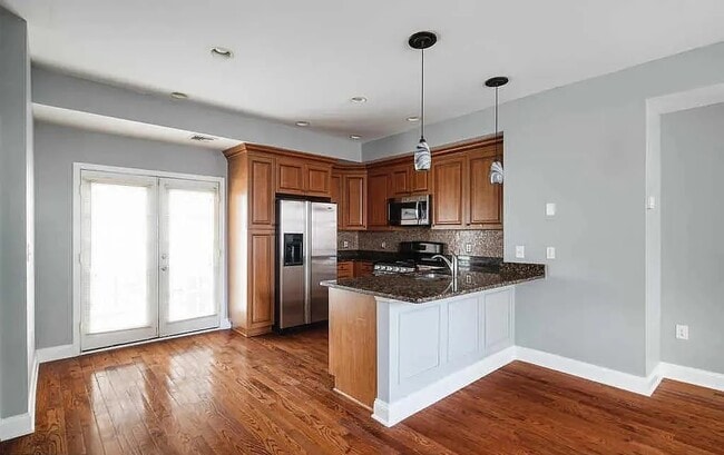 Building Photo - 1908 Webster St