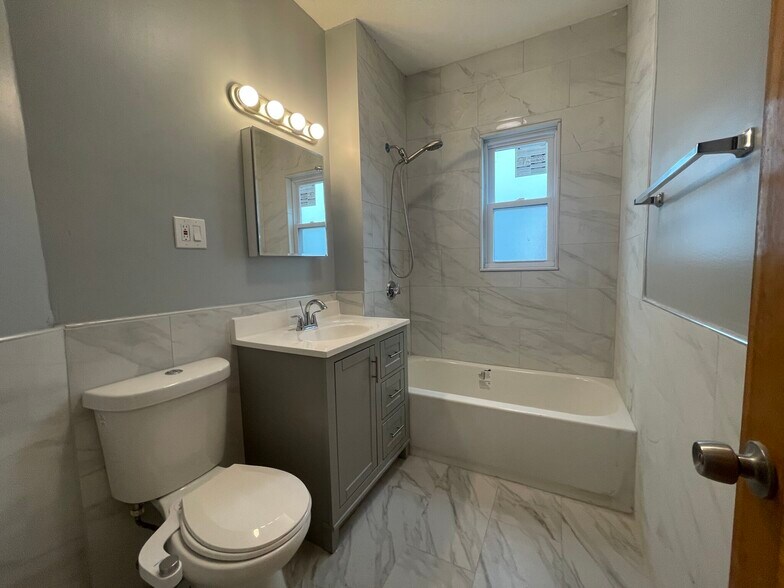 Building Photo - 20 Litchfield St