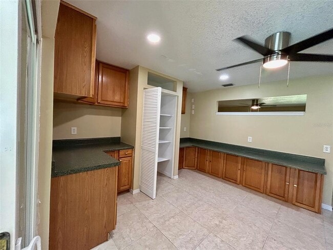 Building Photo - 1567 Brooks Ln