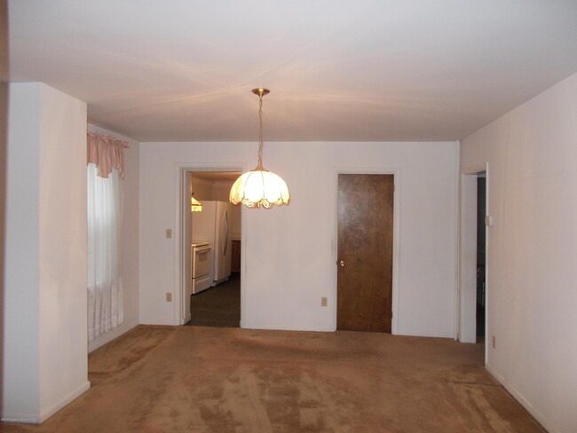 Building Photo - 216 N Everett Ave