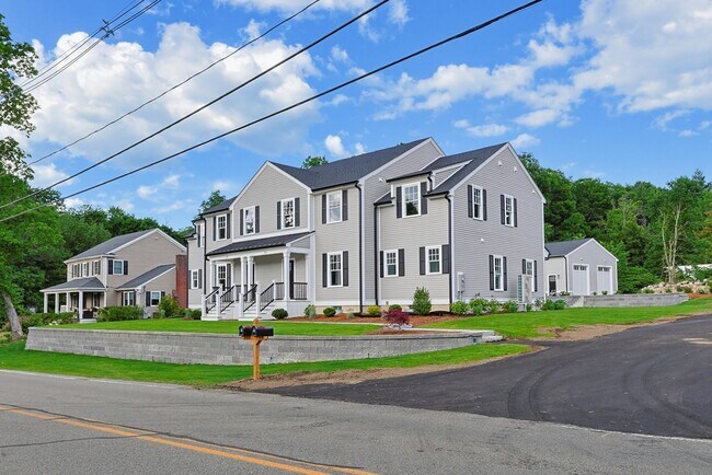 Building Photo - 35 Poquanticut Ave