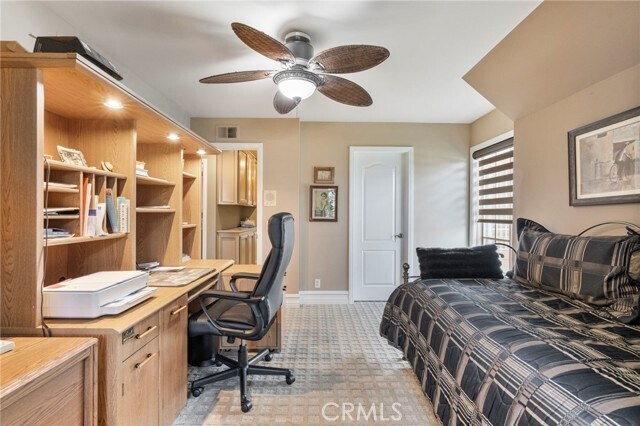 Building Photo - 6216 Greenbrier Dr