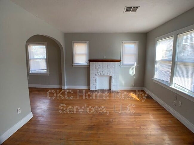 Building Photo - 3815 N Kentucky Ave