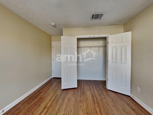 Building Photo - 1361 E Nir Shreibman