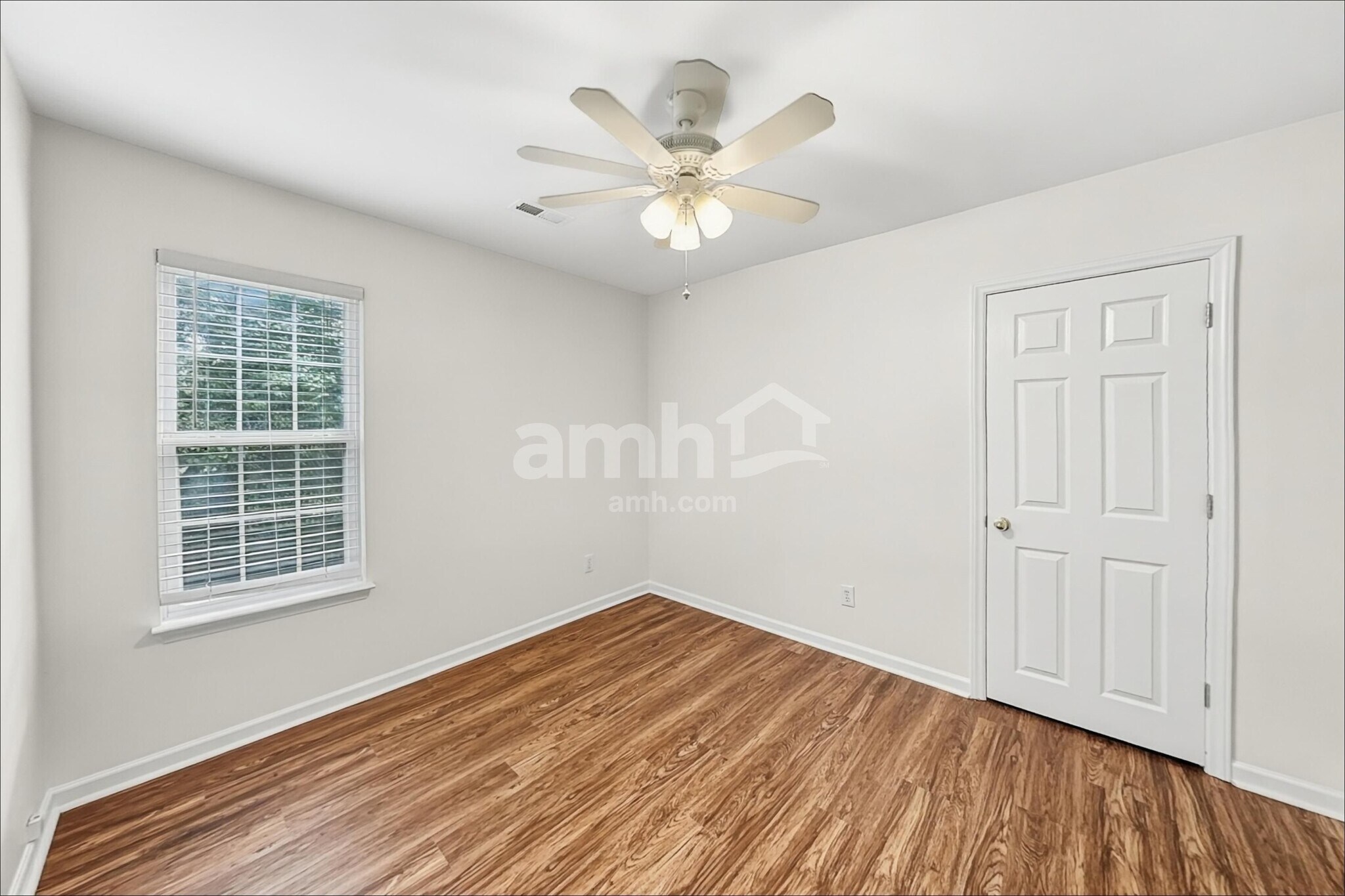 Building Photo - 1004 Bikar Ct