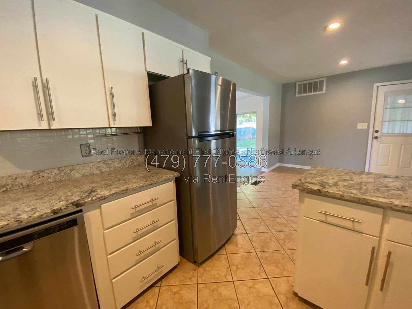 Building Photo - 2831 Strawberry Dr
