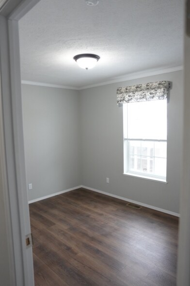 Building Photo - 5865 S Fairfax Rd